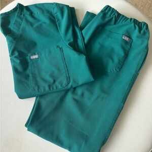 Figs Men’s Hunter Green technical collection